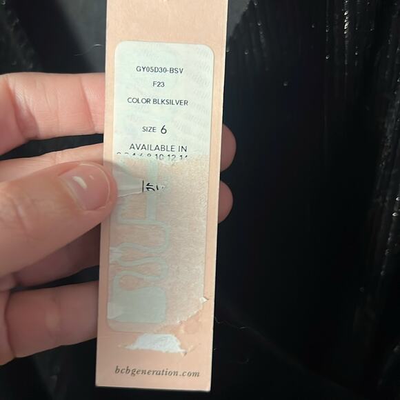 NWT BCBGeneration V-Neck Long-Sleeve Velvet Mini Dress Size 6 - Picture 4 of 9